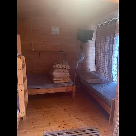 домик на берегу чудского озера Kamp alanı